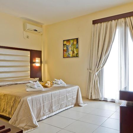 Socrates Hotel Apartments Karpathos Town  Exterior photo